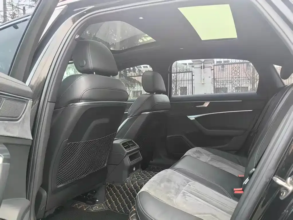 Audi A6L 2022 из CN, фото 4