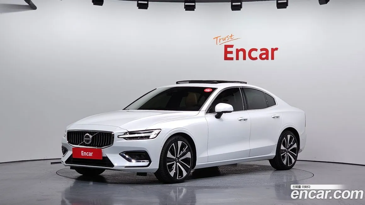 Volvo S60 2025 из KR, фото 1