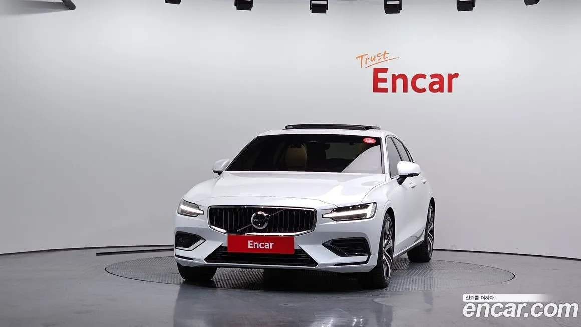 Volvo S60 2025 из KR, фото 5