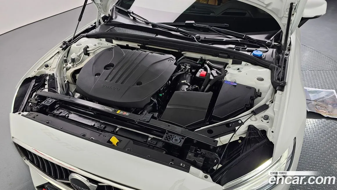 Volvo S60 2025 из KR, фото 10