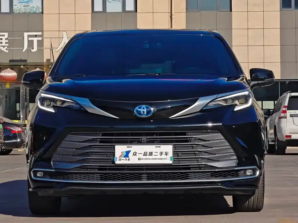 Toyota Sienna 2023 из CN, фото 6