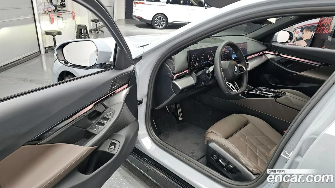 BMW 5-Series 2025 из KR, фото 8