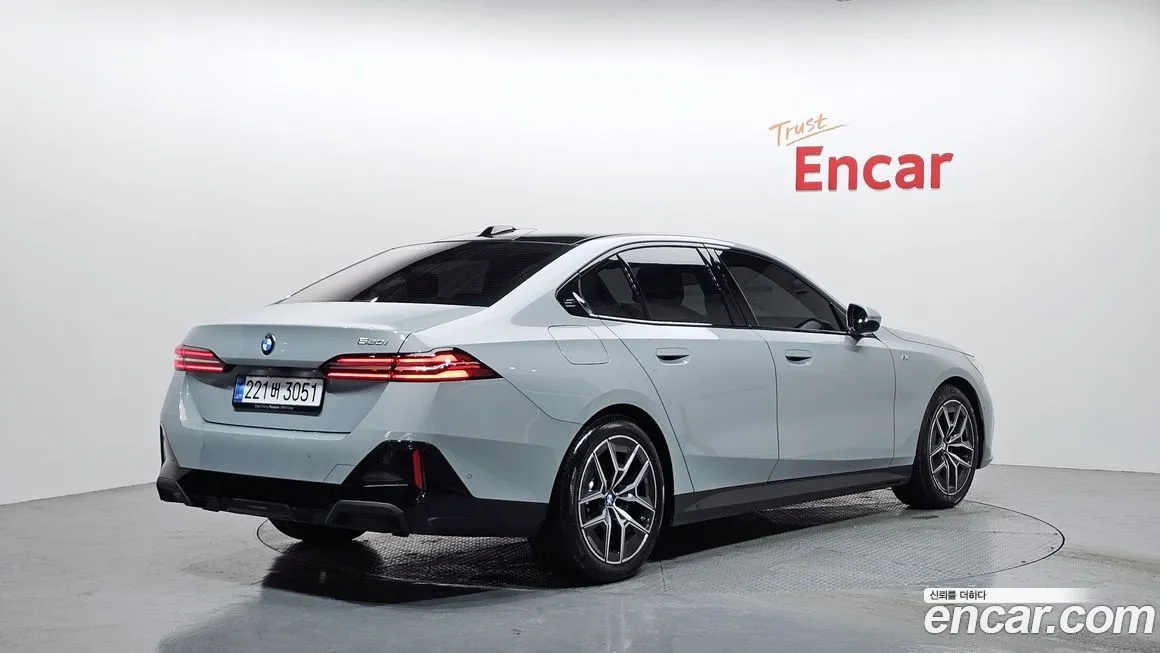 BMW 5-Series 2025 из KR, фото 3
