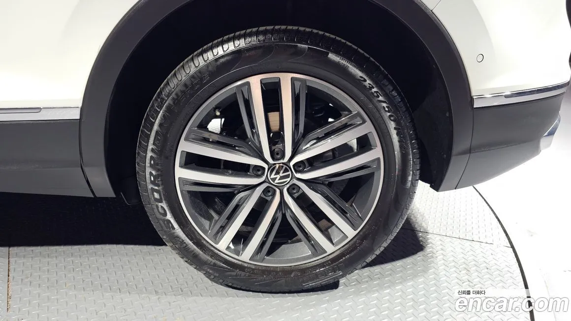 Volkswagen Tiguan 2023 из KR, фото 8