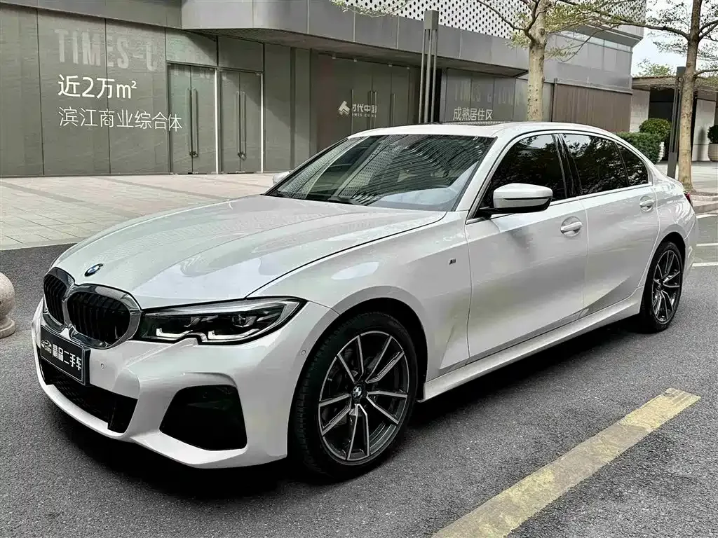 BMW 3 Series 2021 из CN, фото 1