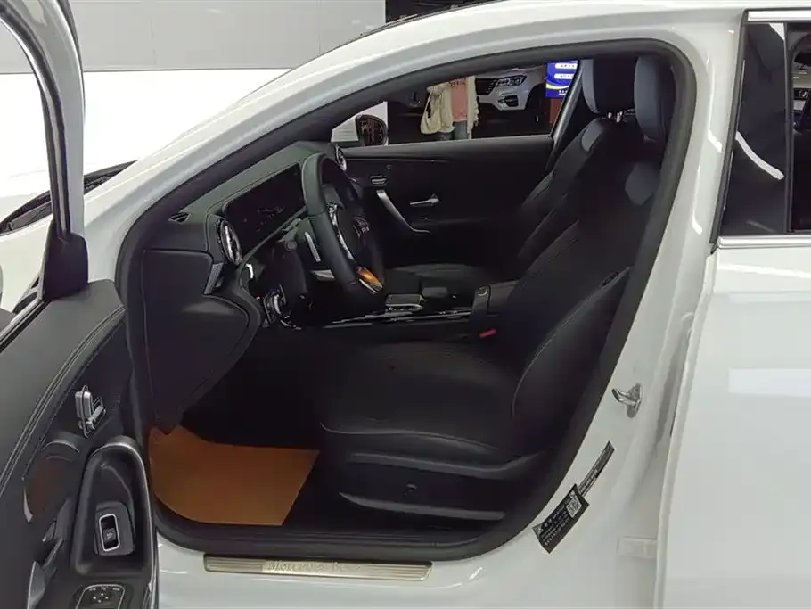 Mercedes-Benz A-Class 2023 из CN, фото 8