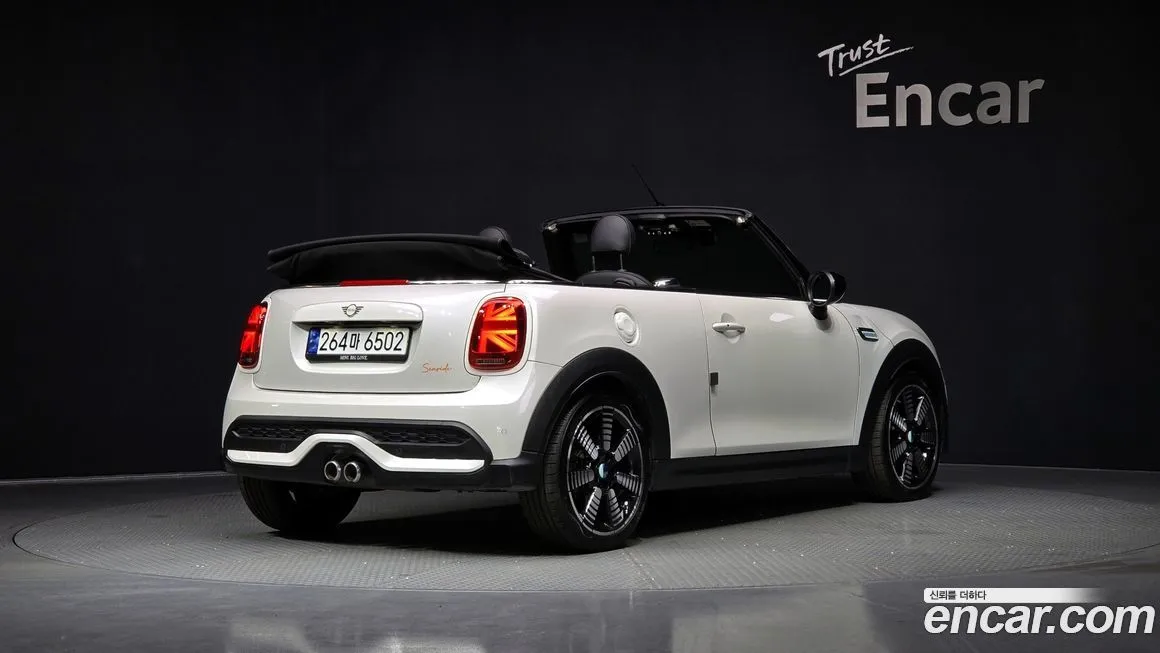 Mini Cooper Convertible 2023 из KR, фото 6