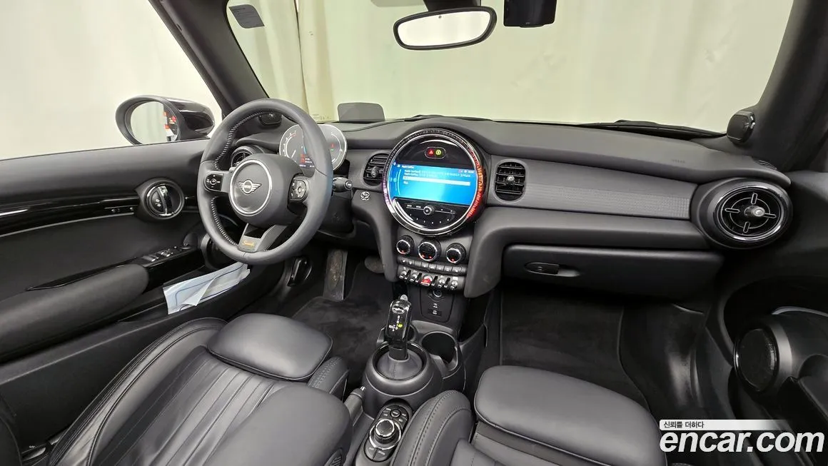 Mini Cooper Convertible 2023 из KR, фото 4