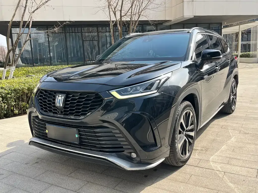 Toyota Crown Kluger 2022 из CN, фото 1