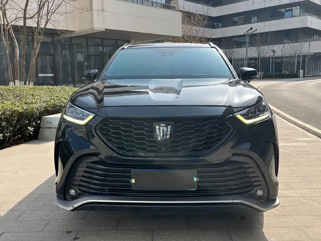 Toyota Crown Kluger 2022 из CN, фото 10