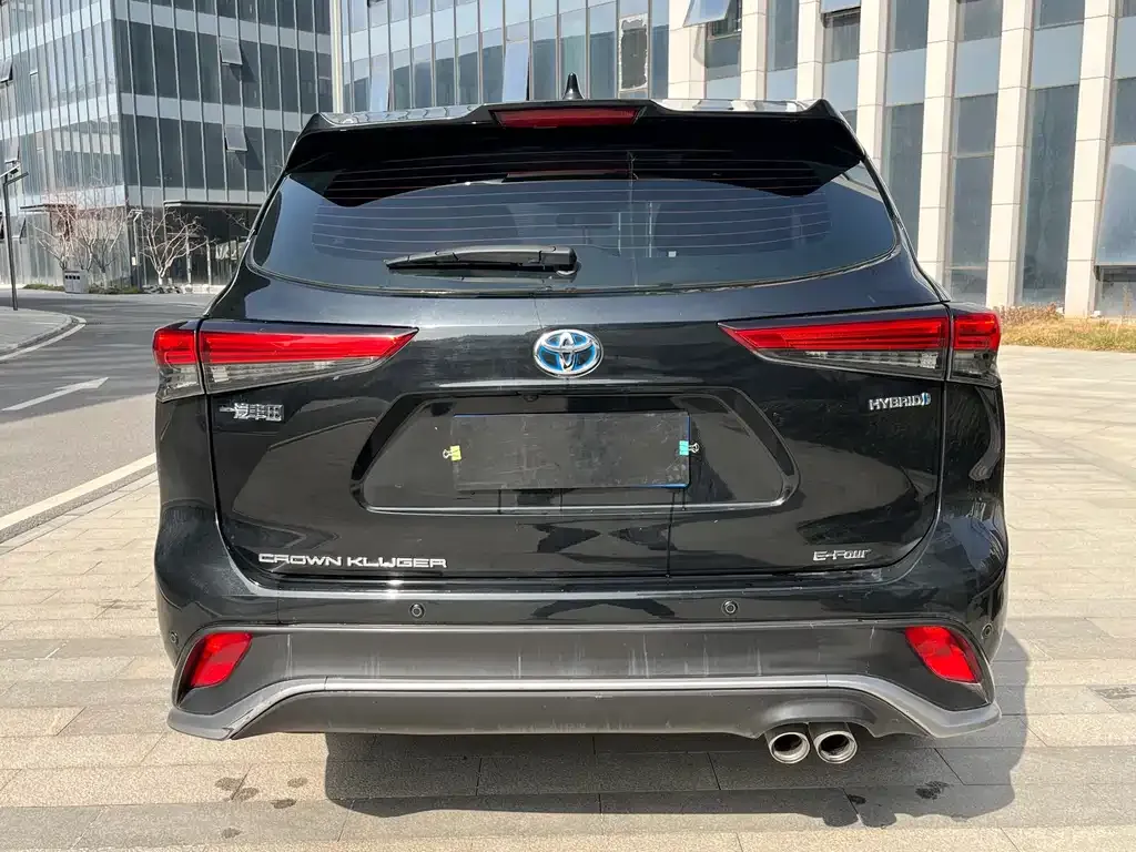 Toyota Crown Kluger 2022 из CN, фото 2