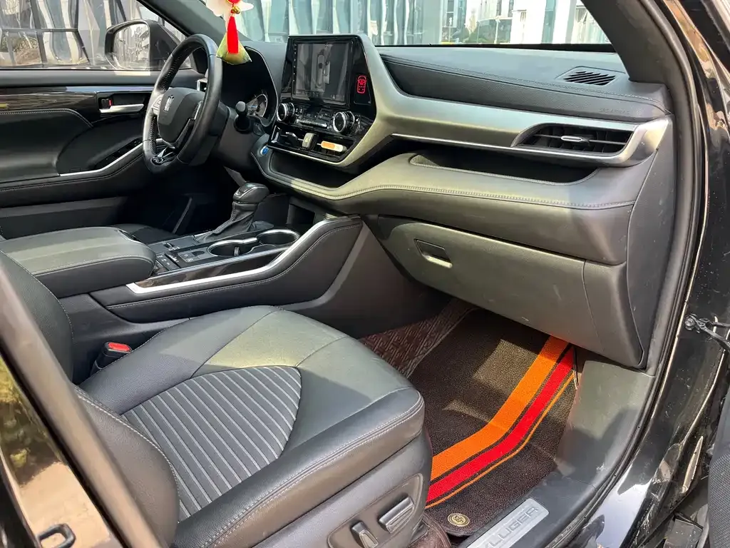 Toyota Crown Kluger 2022 из CN, фото 8