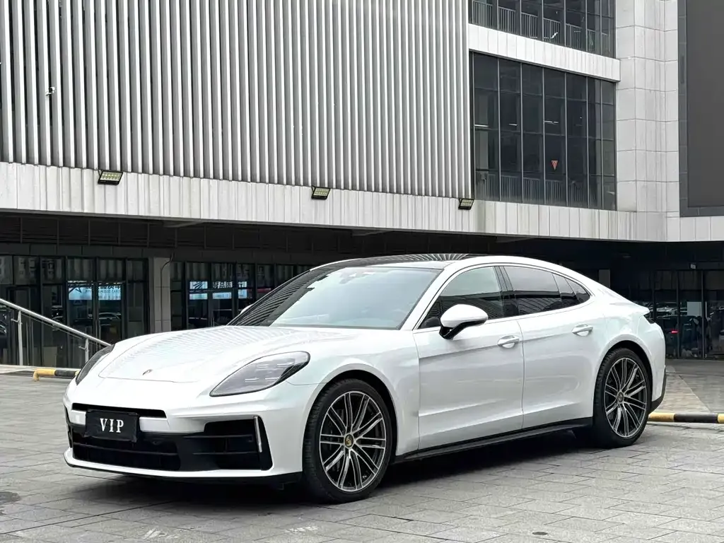 Porsche Panamera — фото 1