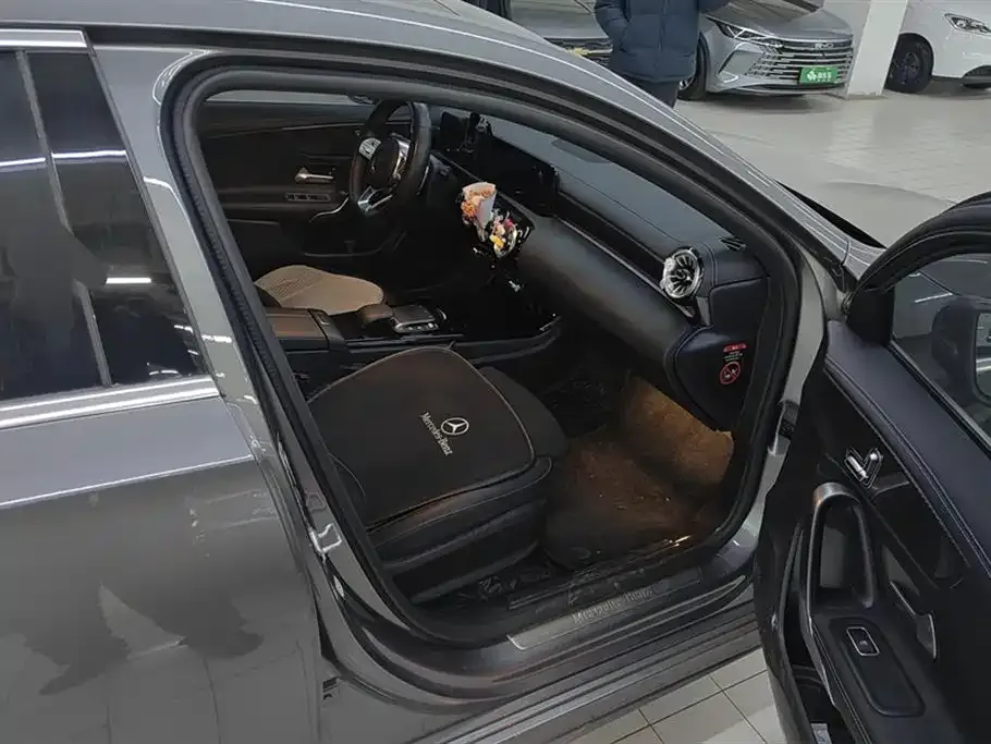 Mercedes-Benz A-Class 2023 из CN, фото 2