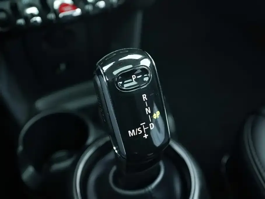 MINI Cooper (3-door) 2023 из CN, фото 8