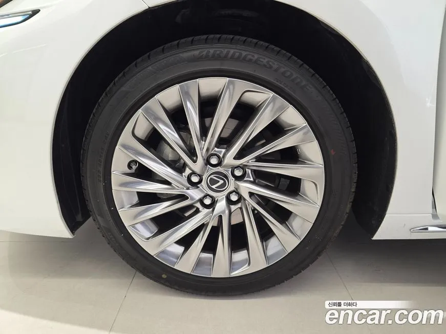 Lexus ES 2026 из KR, фото 3