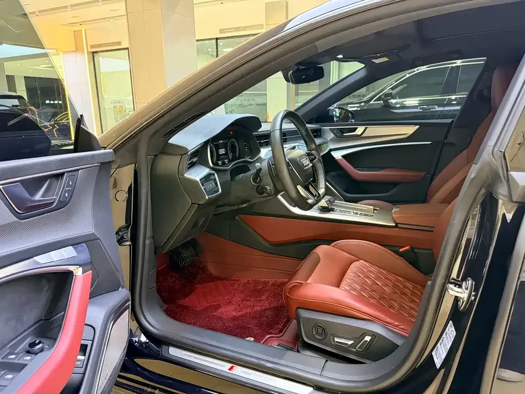 Audi A7L 2024 из CN, фото 7