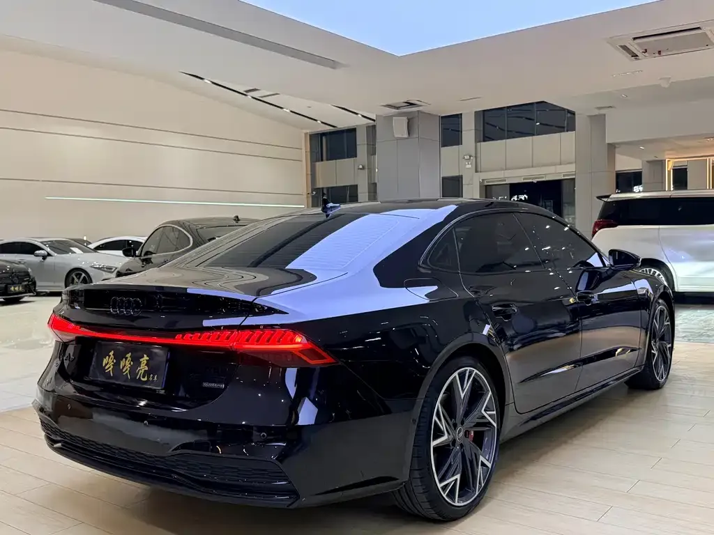 Audi A7L 2024 из CN, фото 5