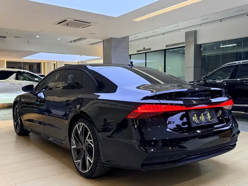 Audi A7L 2024 из CN, фото 6