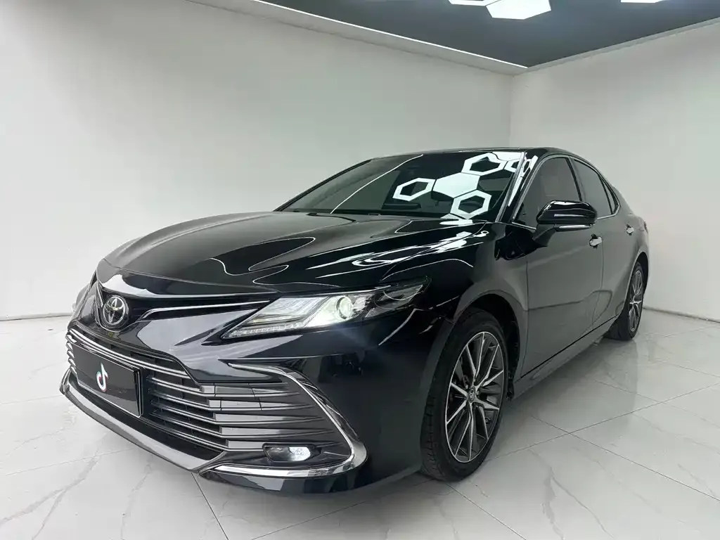 Toyota Camry 2023 из CN, фото 1