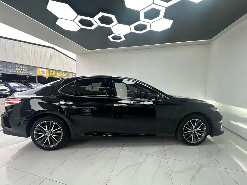 Toyota Camry 2023 из CN, фото 7