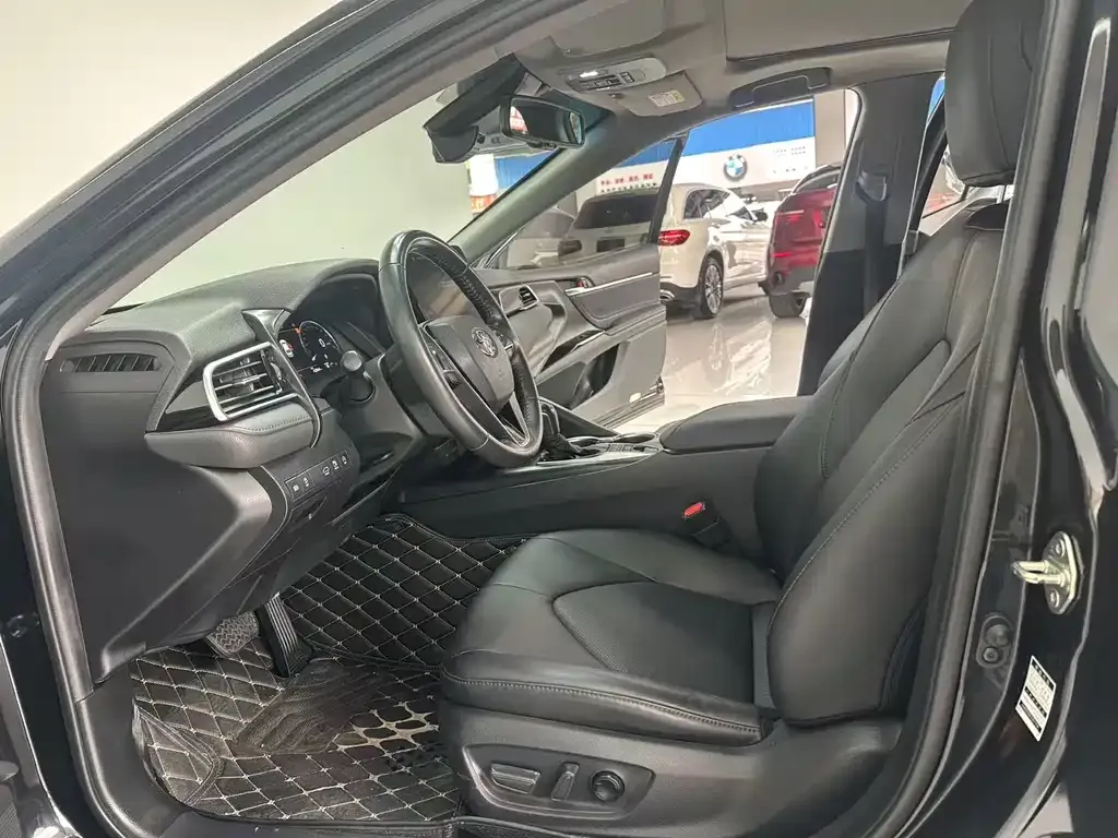 Toyota Camry 2023 из CN, фото 4