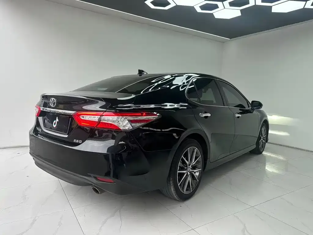 Toyota Camry 2023 из CN, фото 6