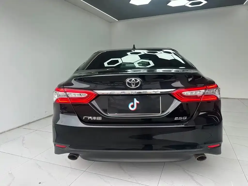 Toyota Camry 2023 из CN, фото 2