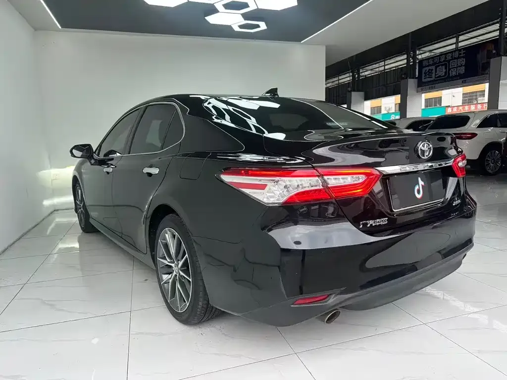 Toyota Camry 2023 из CN, фото 8