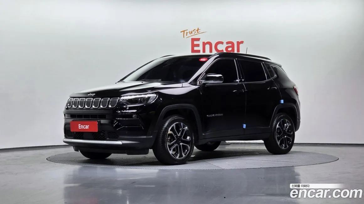 Jeep Compass — фото 1