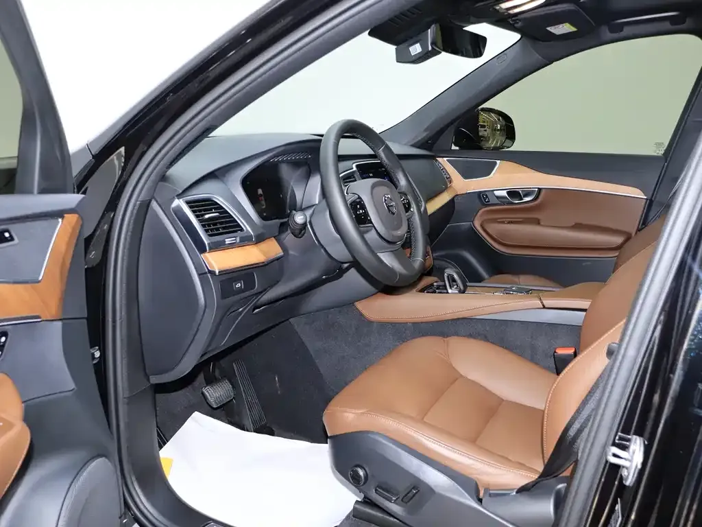 Volvo XC90 2024 из CN, фото 3