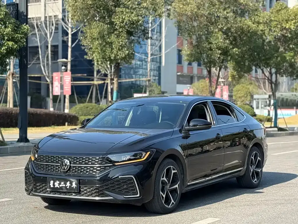 Volkswagen Passat — фото 1