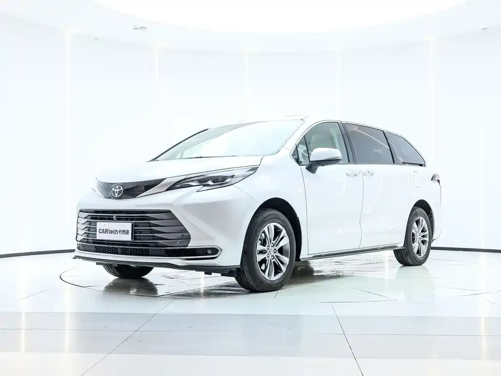 Toyota Sienna — фото 1