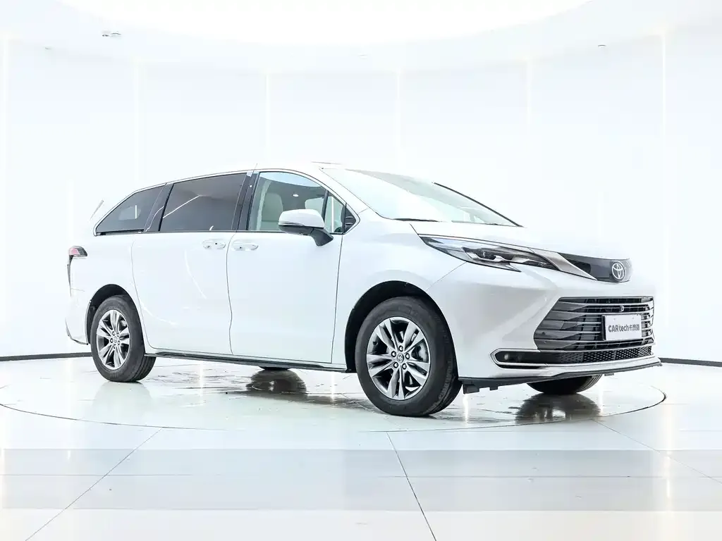 Toyota Sienna — фото 8