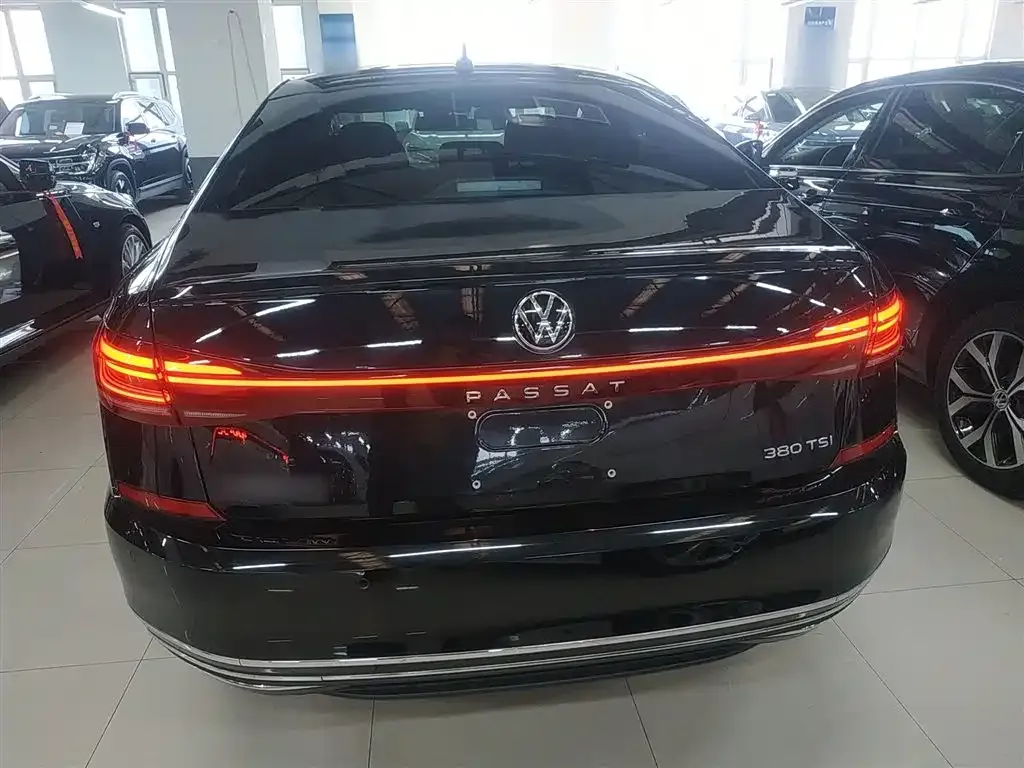 Volkswagen Passat 2024 из CN, фото 2