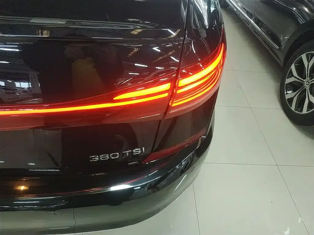 Volkswagen Passat 2024 из CN, фото 3
