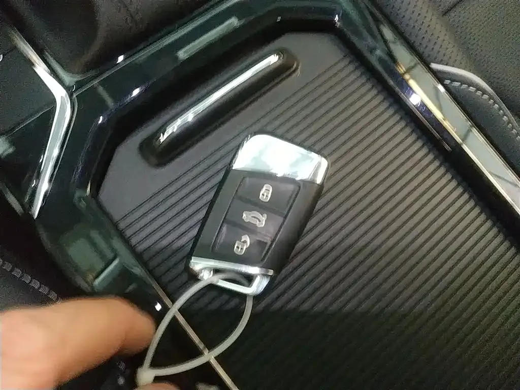 Volkswagen Passat 2024 из CN, фото 5
