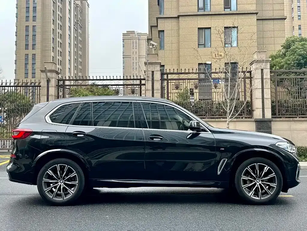 BMW X5 — фото 9