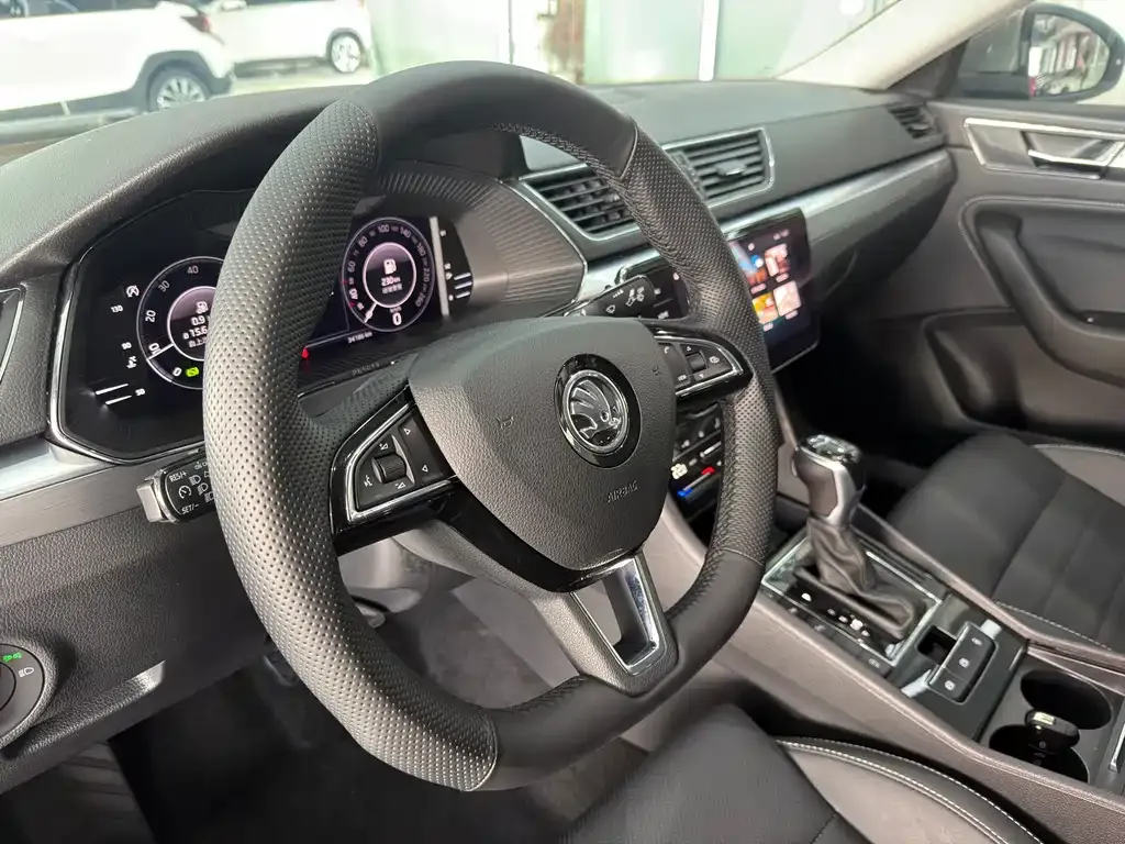 Skoda Superb 2022 из CN, фото 5