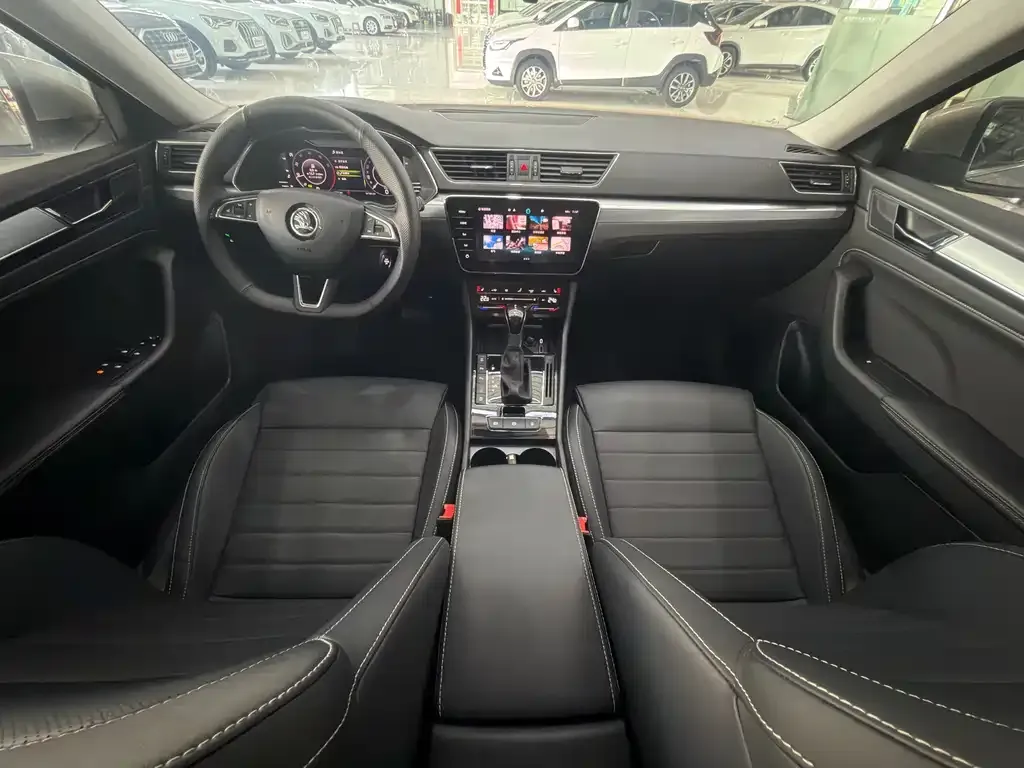 Skoda Superb 2022 из CN, фото 6