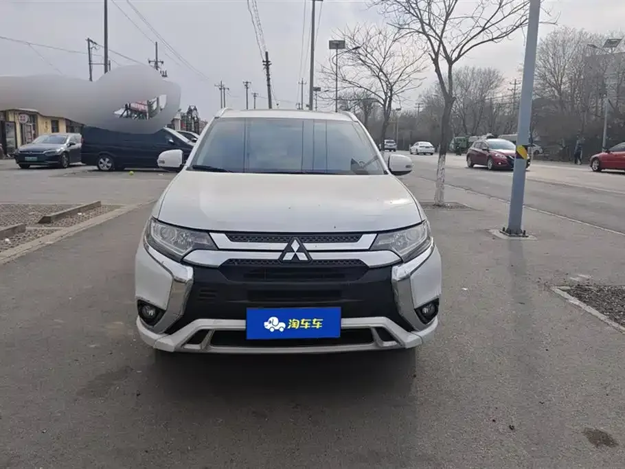 Mitsubishi Outlander 2022 из CN, фото 10
