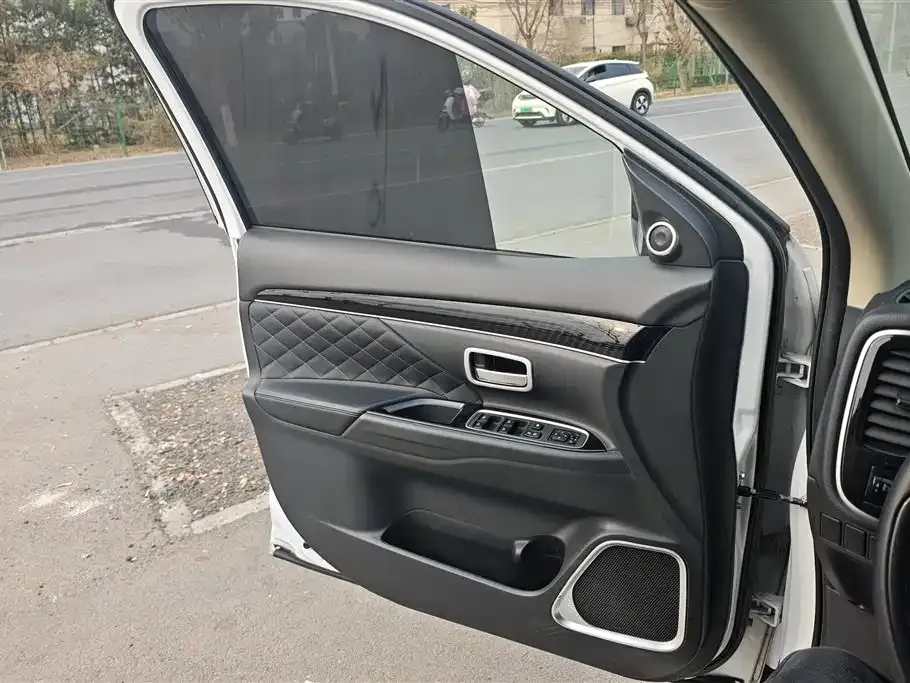 Mitsubishi Outlander 2022 из CN, фото 3