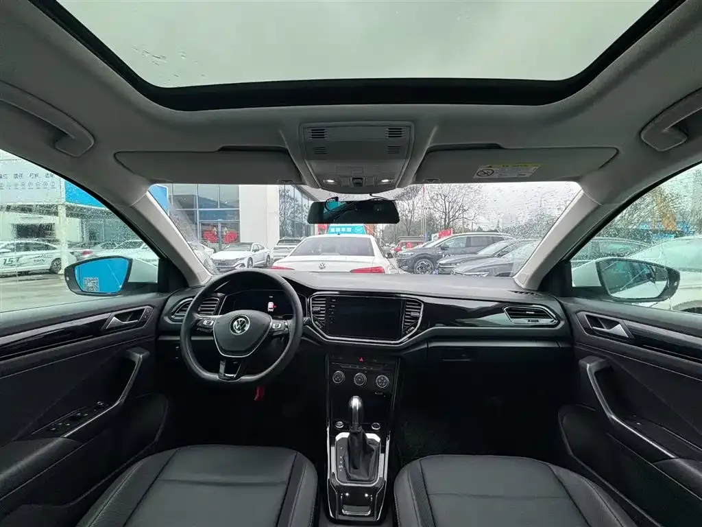 Volkswagen T-Roc 2023 из CN, фото 9