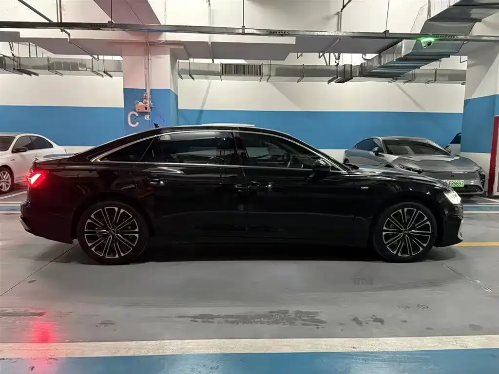 Audi A6L 2024 из CN, фото 4