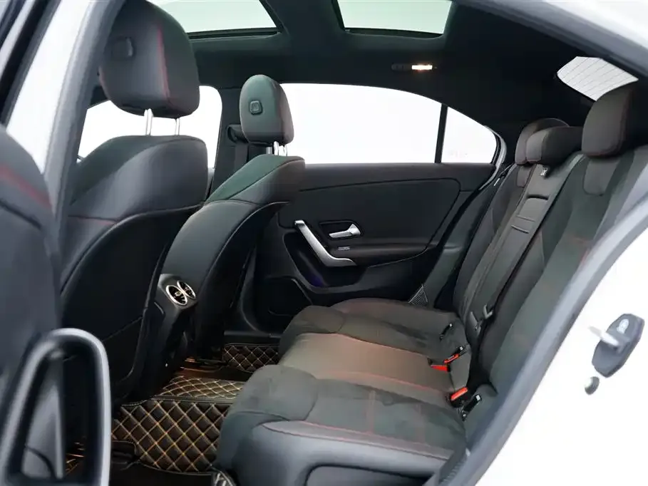 Mercedes-Benz A-Class 2023 из CN, фото 9