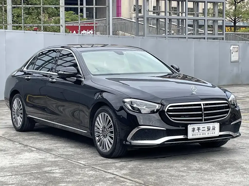 Mercedes-Benz E-Class — фото 5