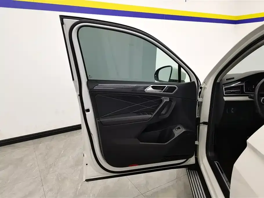 Volkswagen Tiguan L 2022 из CN, фото 5