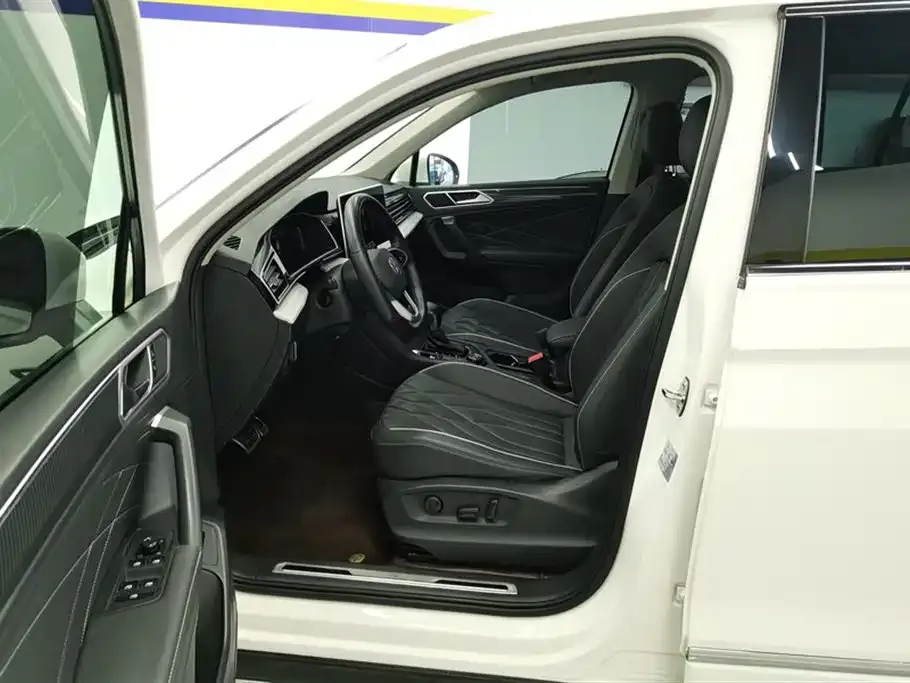 Volkswagen Tiguan L 2022 из CN, фото 3