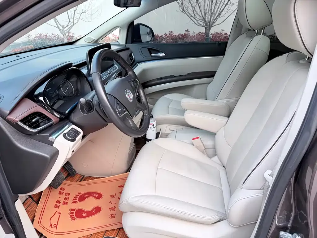 Buick GL8 2021 из CN, фото 2