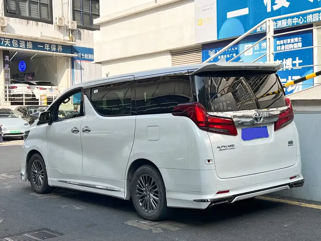 Toyota Vellfire 2022 из CN, фото 9